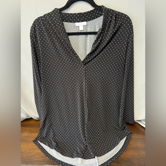 Chapter Club black and white polka dot long sleeve top. - Picture 1 of 2